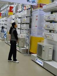  Quạt sạc, điều hoà tiết kiệm điện lên ngôi! 