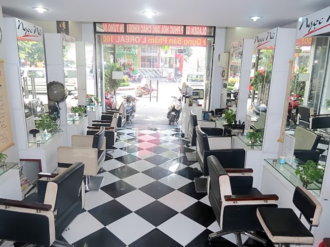 Chọn bình nóng lạnh cho cửa hàng làm tóc